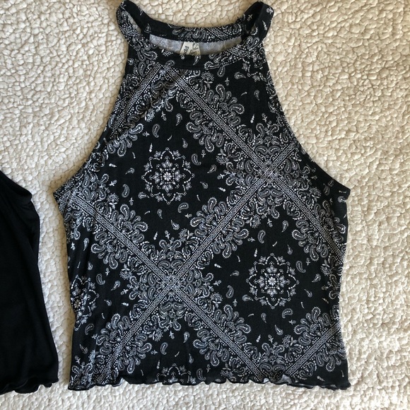 Set of Two Juniors High Neck Tank Tops - Picture 4 of 6